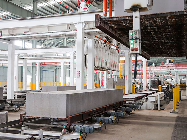 Shaanxi NITYA – Lini Produksi Panel AAC Berautoklaf Datar Pertama di Tiongkok dengan ‘Workstation Jaringan Otomatis + Sistem Pemisahan Ramah Lingkungan