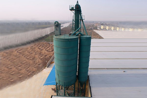 Silo penyimpanan bubuk